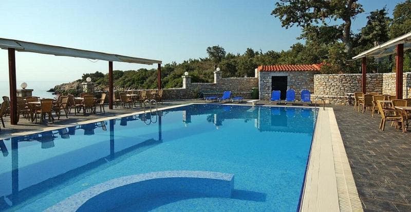Lalloudes Seaside Accommodation 4