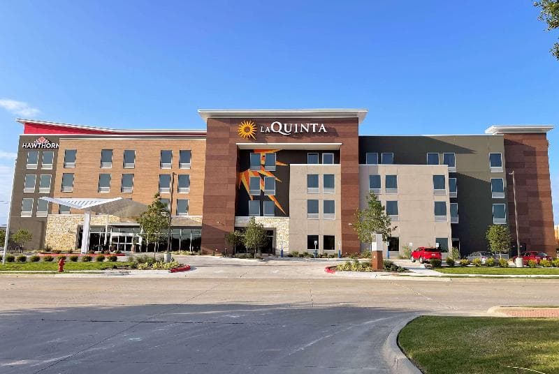 La Quinta Inn & Suites by Wyndham Pflugerville 4