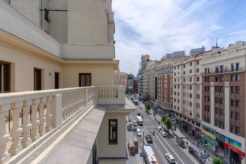 Ikonik Gran Via photo 1