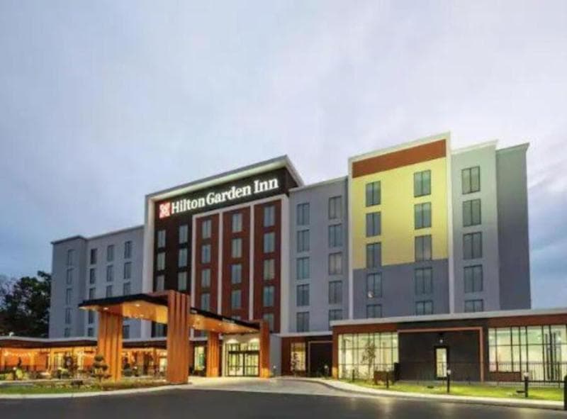 Hilton Garden Inn Visalia photo 1