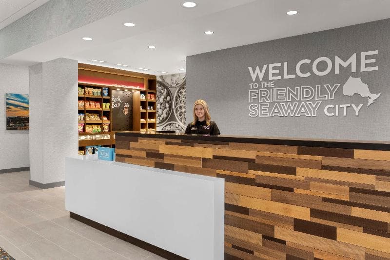 Hampton Inn By Hilton Cornwall 5