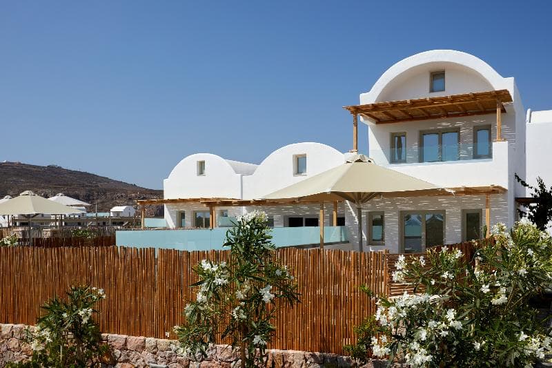 Sea Breeze Santorini Beach Resort, Curio Collection b Hilton 2