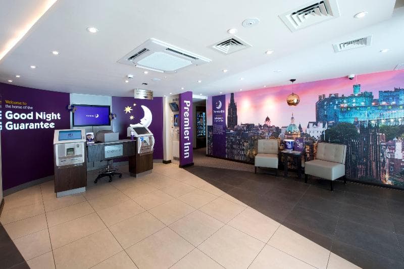 Premier Inn Edinburgh City Centre (York Place) 2