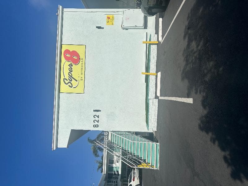 Super 8 By Wyndham Oceanside Downtown 2