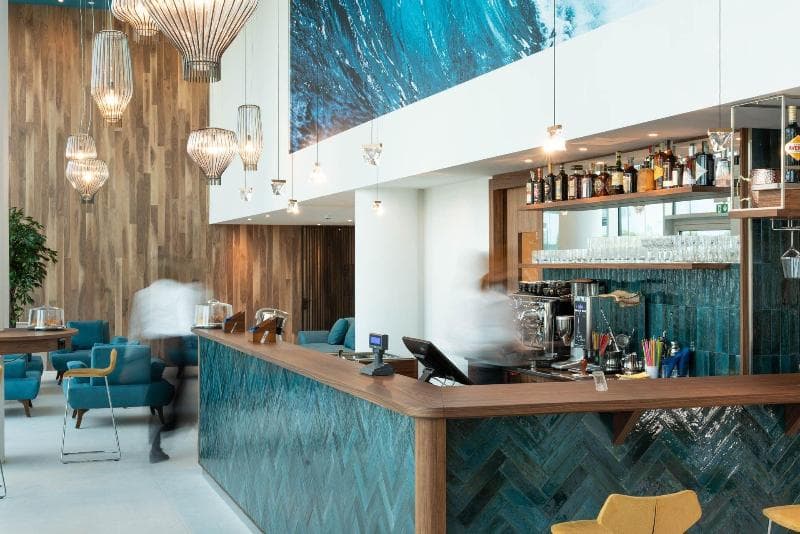 Life Hotel 2