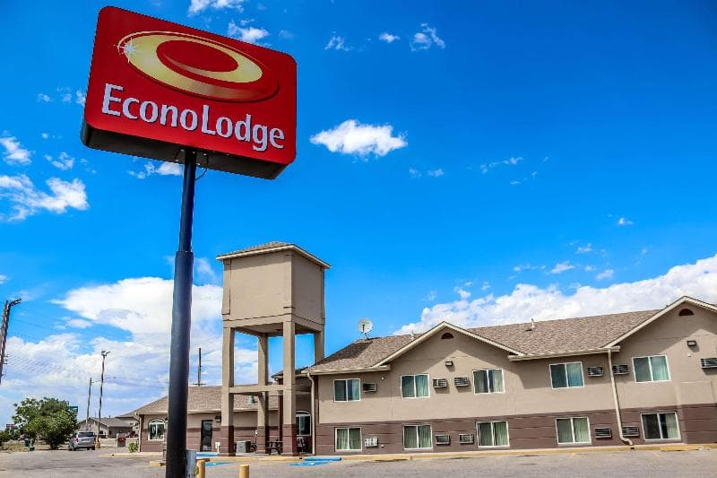 Econo Lodge Scottsbluff 3