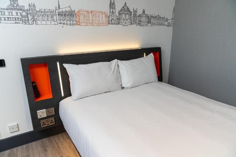 Easyhotel Oxford 5