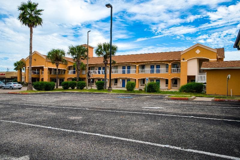 Island Inn By OYO Galveston Beach photo 1