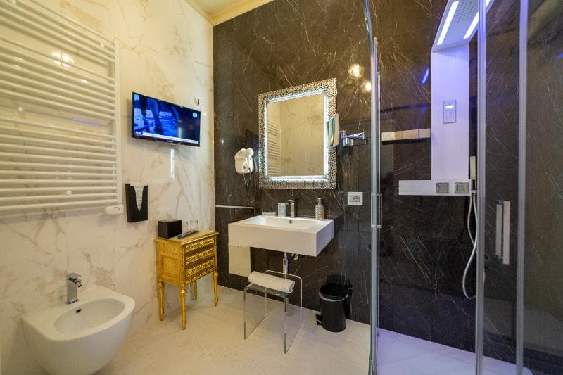 Leucosya Luxury Rooms 5