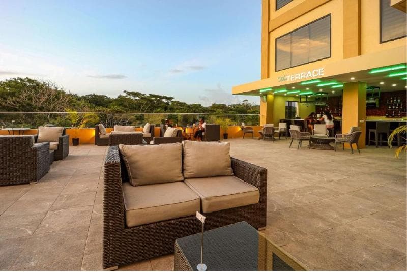 Comfort Inn & Suites 5