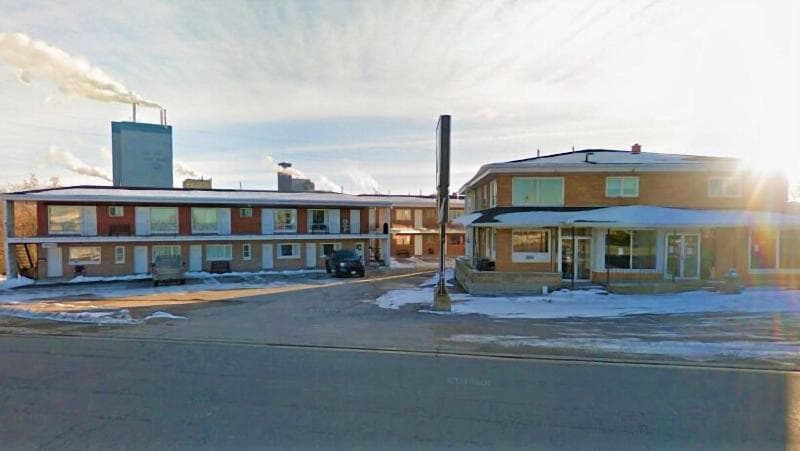 Chalet Inn Motel 3