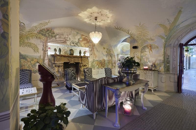 The Leo Grand Hotel 3
