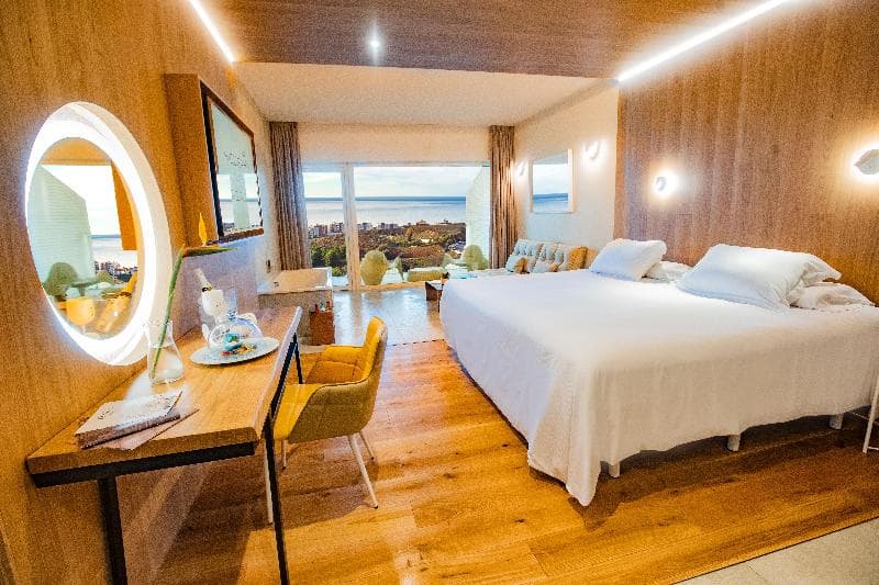 Leiro Suites at Higuerón Hotel Curio Collection by Hilton 4