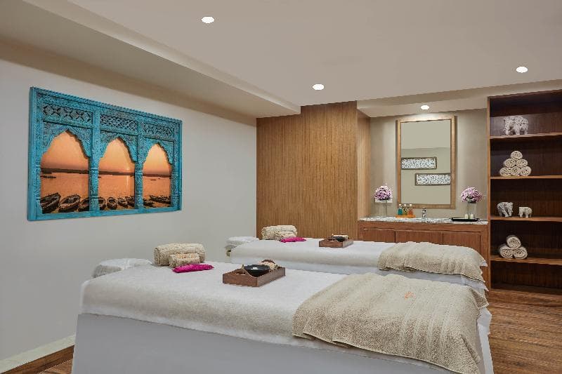 DoubleTree by Hilton Varanasi 3
