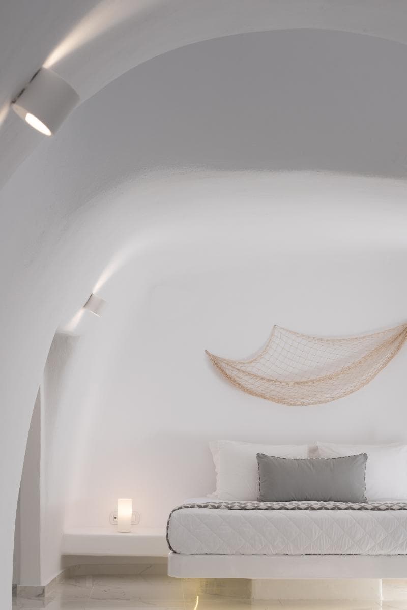 White Concept Caves - Adults Only 5