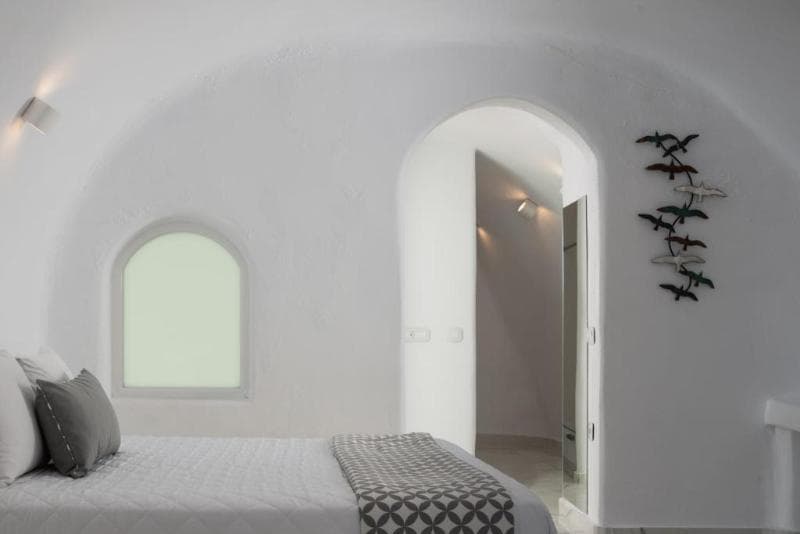 White Concept Caves - Adults Only 4