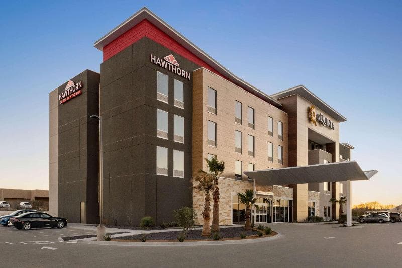 La Quinta Inn & Suites by Wyndham Del Rio 3