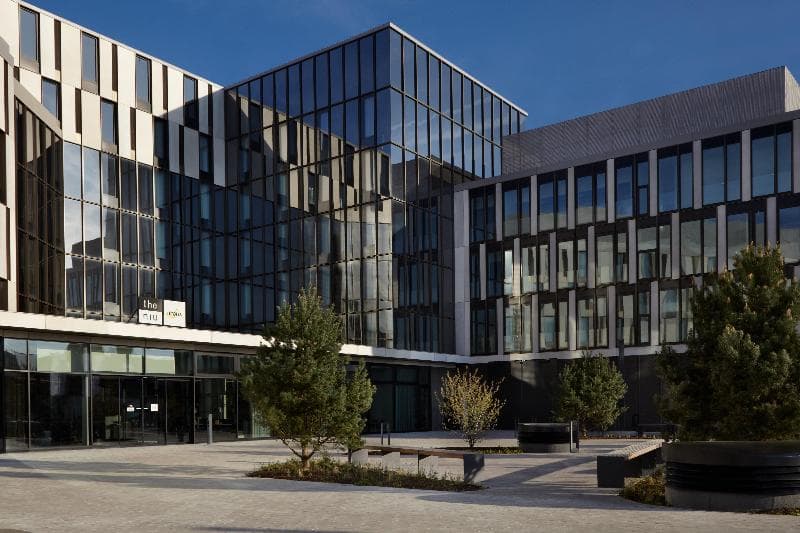 The Niu Hub 4