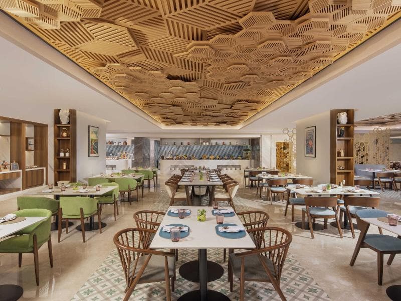 Novotel Mumbai International Airport 4