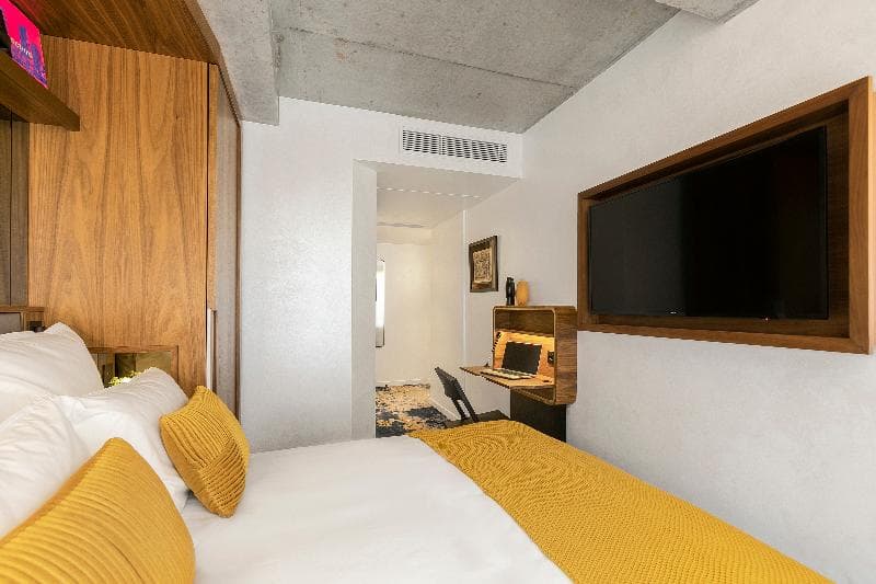 Card Hotel 5