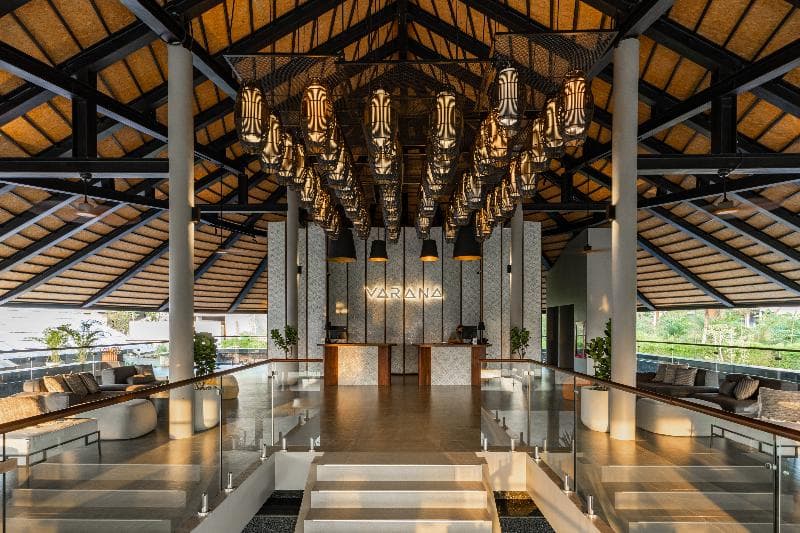 Varana Hotel 4
