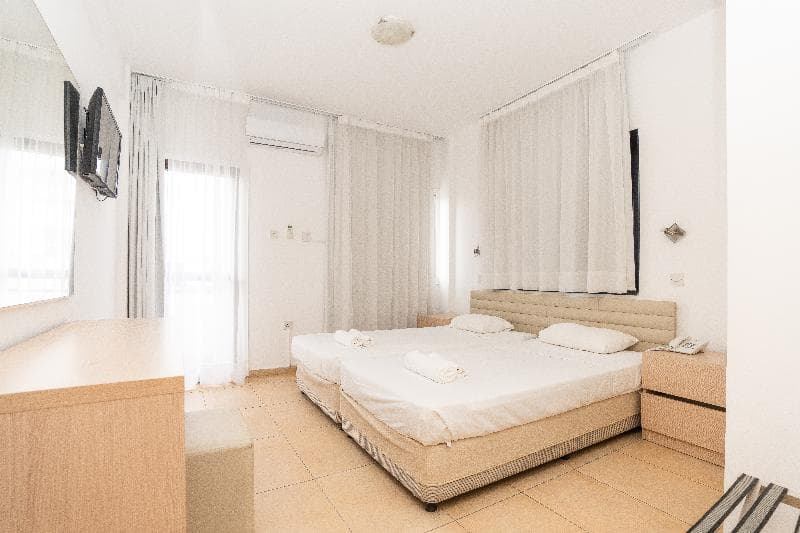Flora Hotel Apartments 3