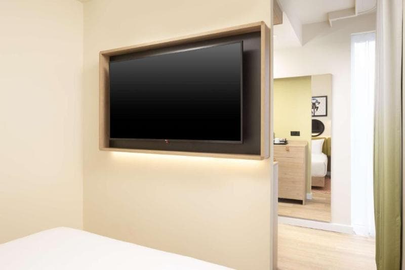 Hampton by Hilton London Old Street 2