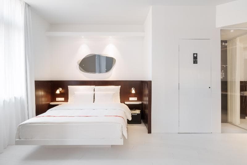 Ruby Hanna Hotel 2