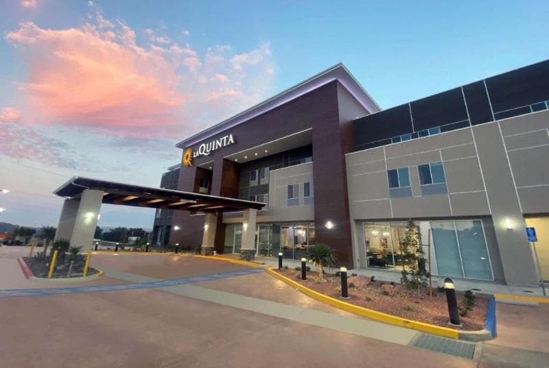 La Quinta Inn & Suites by Wyndham Yucaipa 3