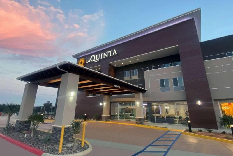 La Quinta Inn & Suites by Wyndham Yucaipa 4