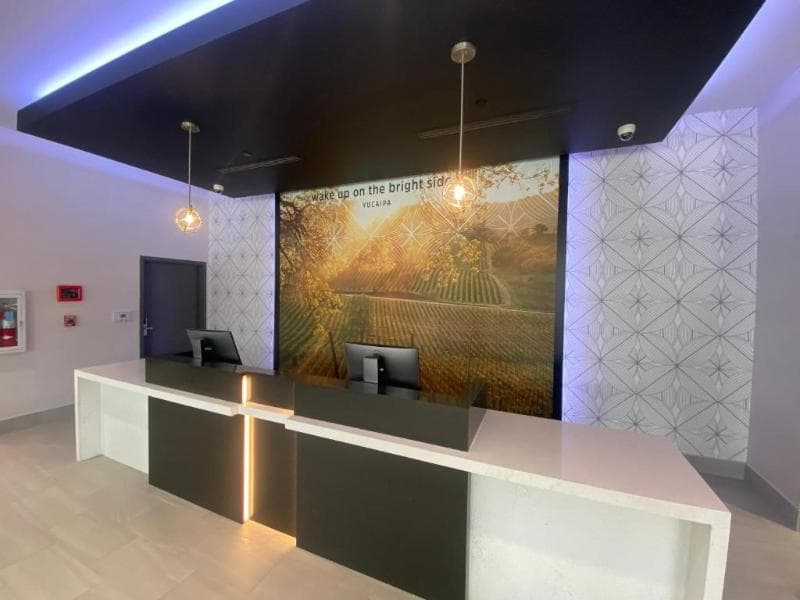 La Quinta Inn & Suites by Wyndham Yucaipa 5