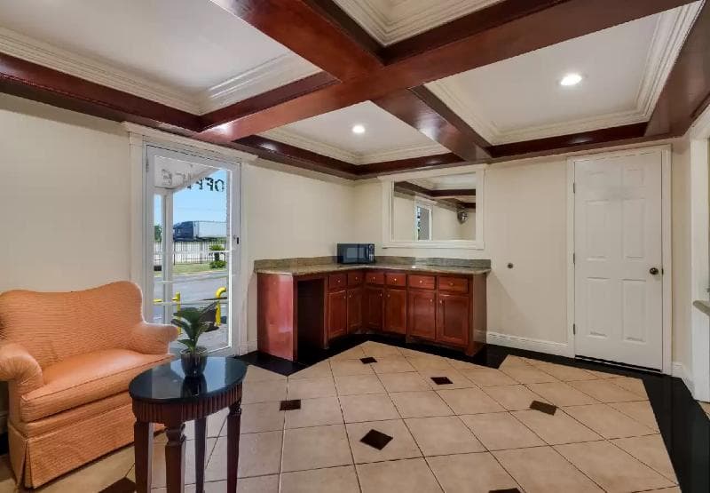 Relax Inn and Suites New Orleans 2