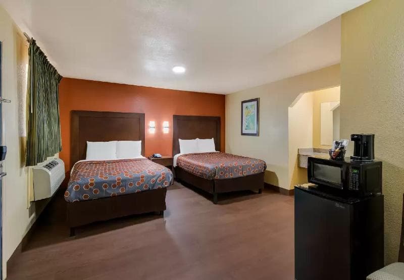 Relax Inn and Suites New Orleans 5