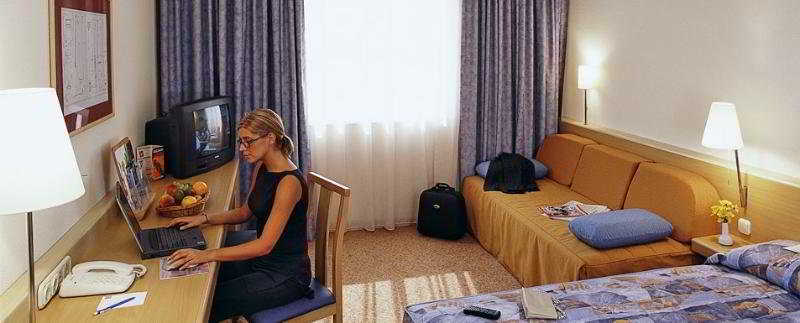 Castrum Hotel 5