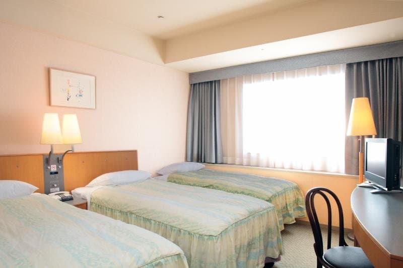 Yokohama Techno Tower Famiel 4