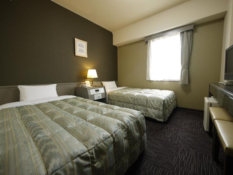 Hotel Route-Inn Toyama Ekimae 5