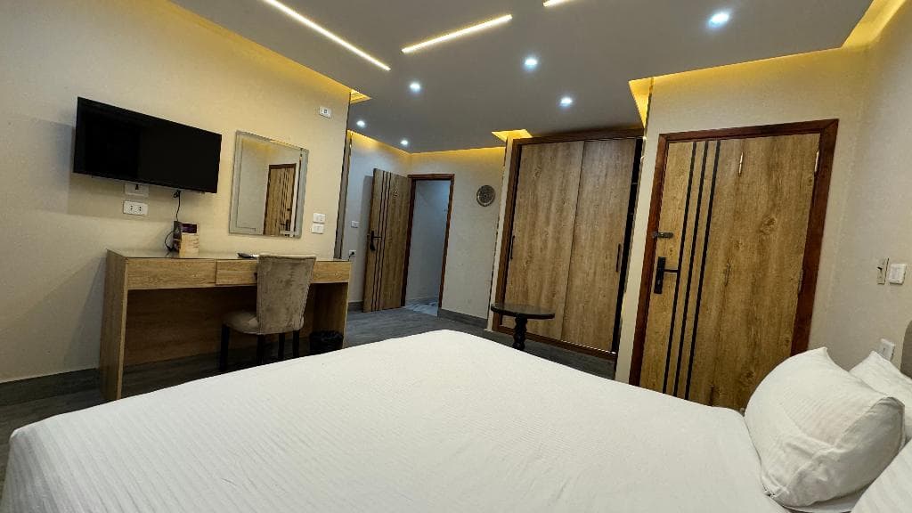 Pyramids Hotel 5
