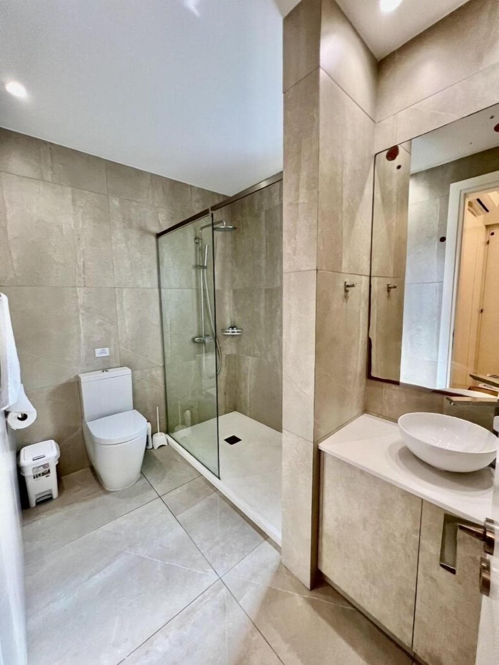 Emerald Bay Suites main