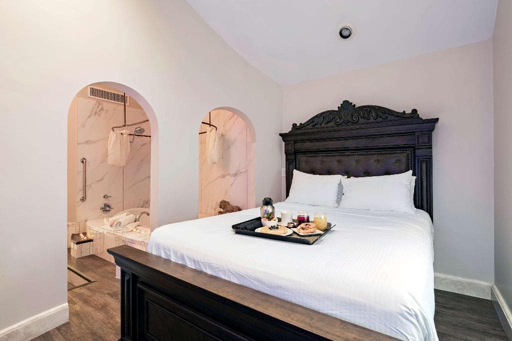 Chateau Avalon, Ascend Hotel Collection 5
