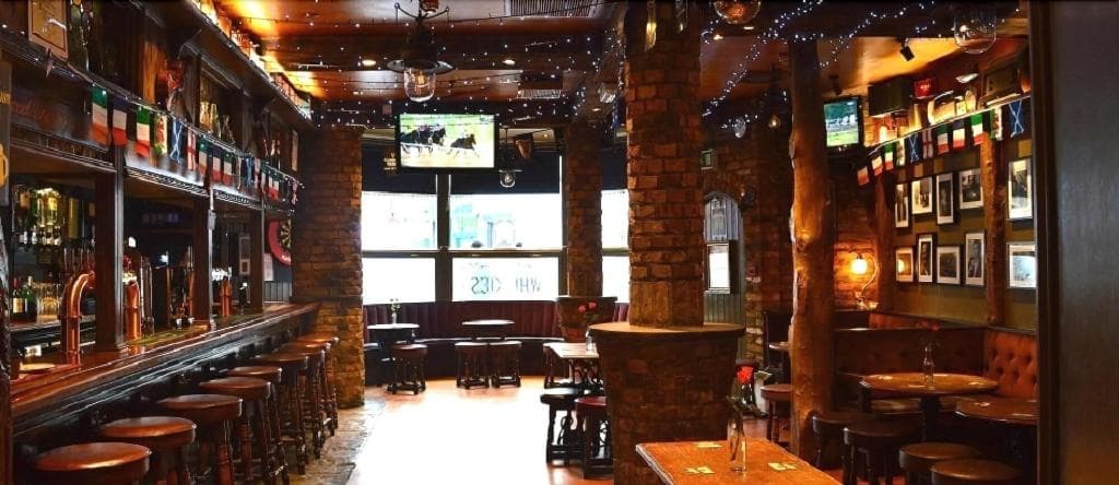 Flynns Pub & Guesthouse 4