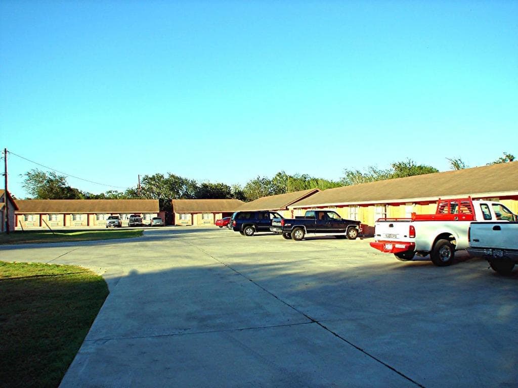 Lakeside Inn & Suites 4