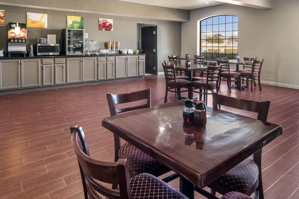 Quality Inn & Suites Fort Worth 3