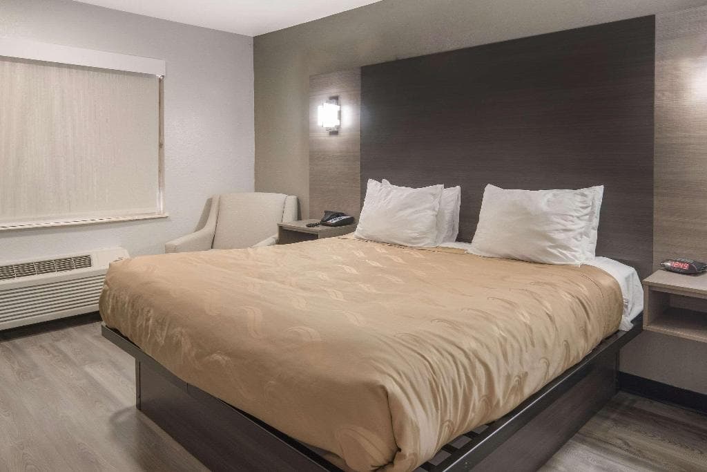 Quality Inn & Suites Fort Worth 5