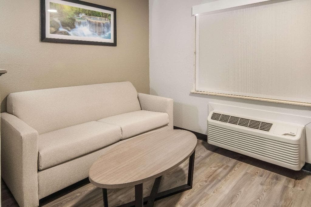 Quality Inn & Suites Fort Worth 4