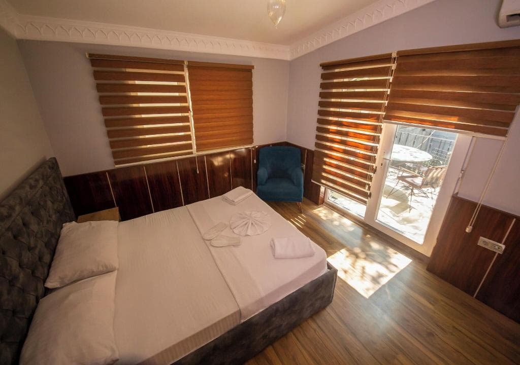 Royal Garden Suite Hotel 2