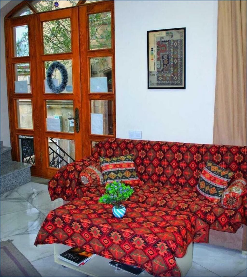 Antique Hotel 3