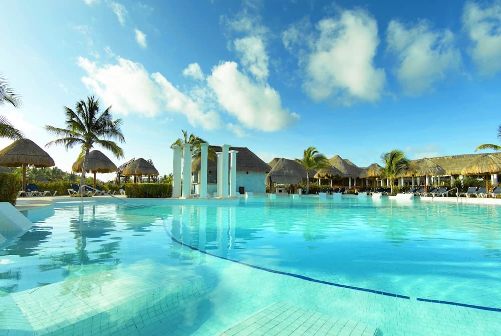 Grand Palladium Colonial Resort And Spa main