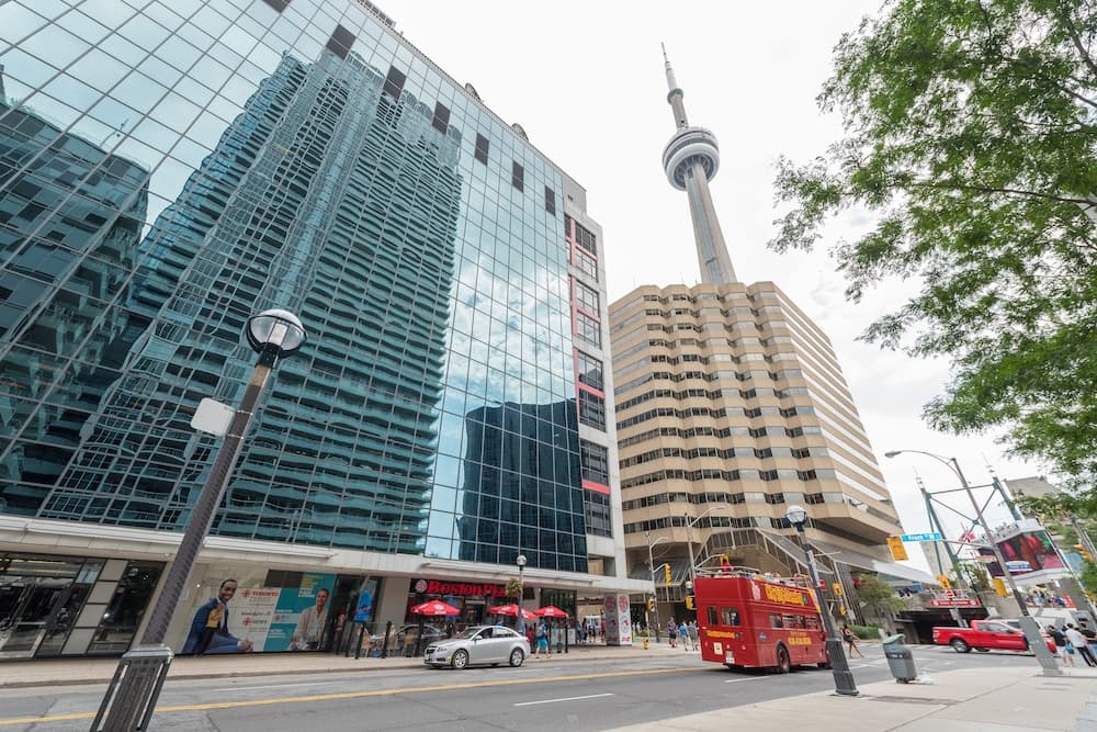 Grand Royal Condos - Cn Tower main