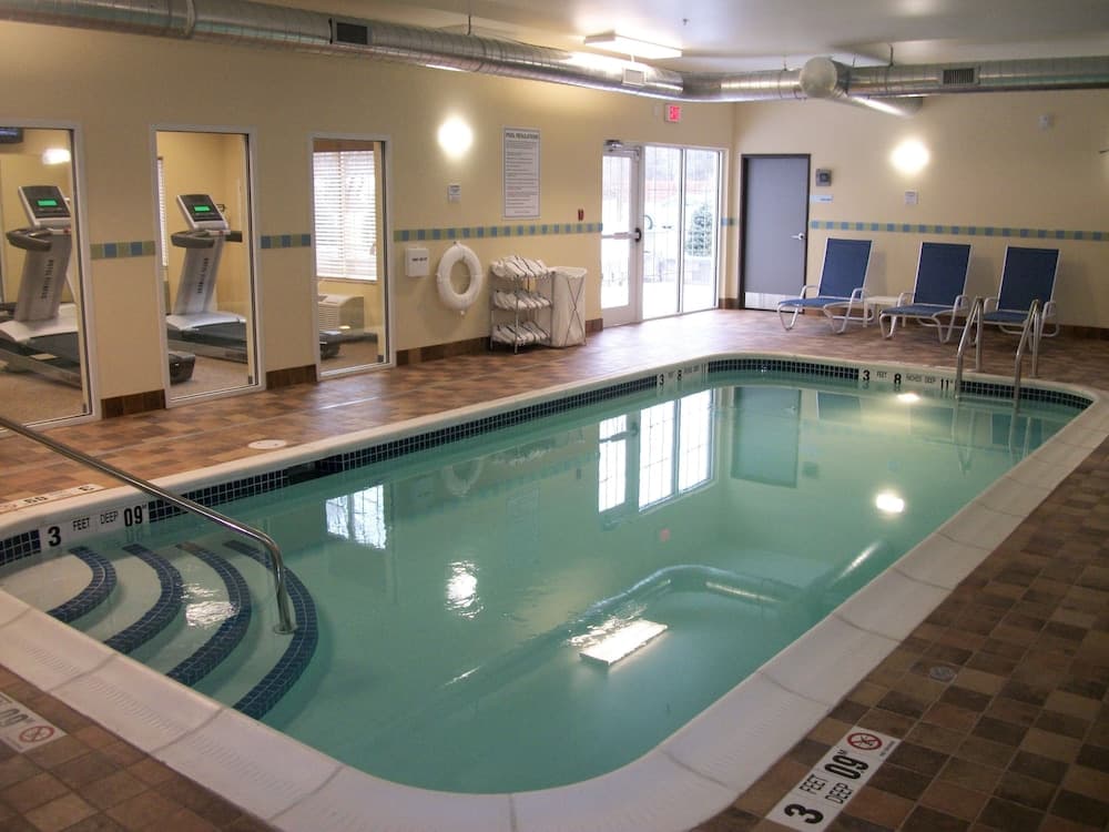 Holiday Inn Express Cortland main