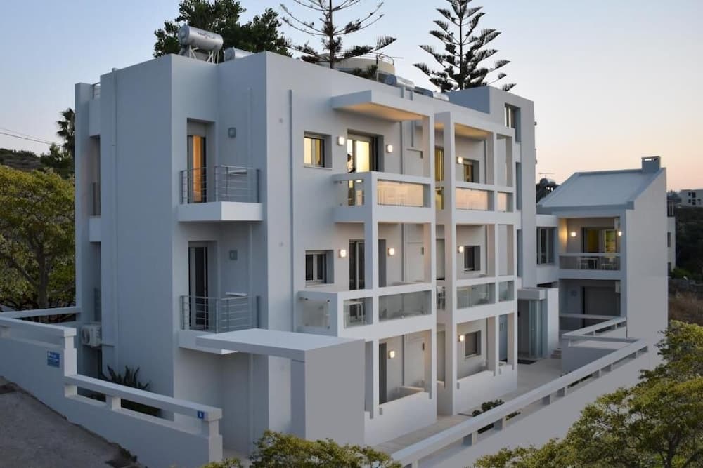 Vivian Art Apartments main
